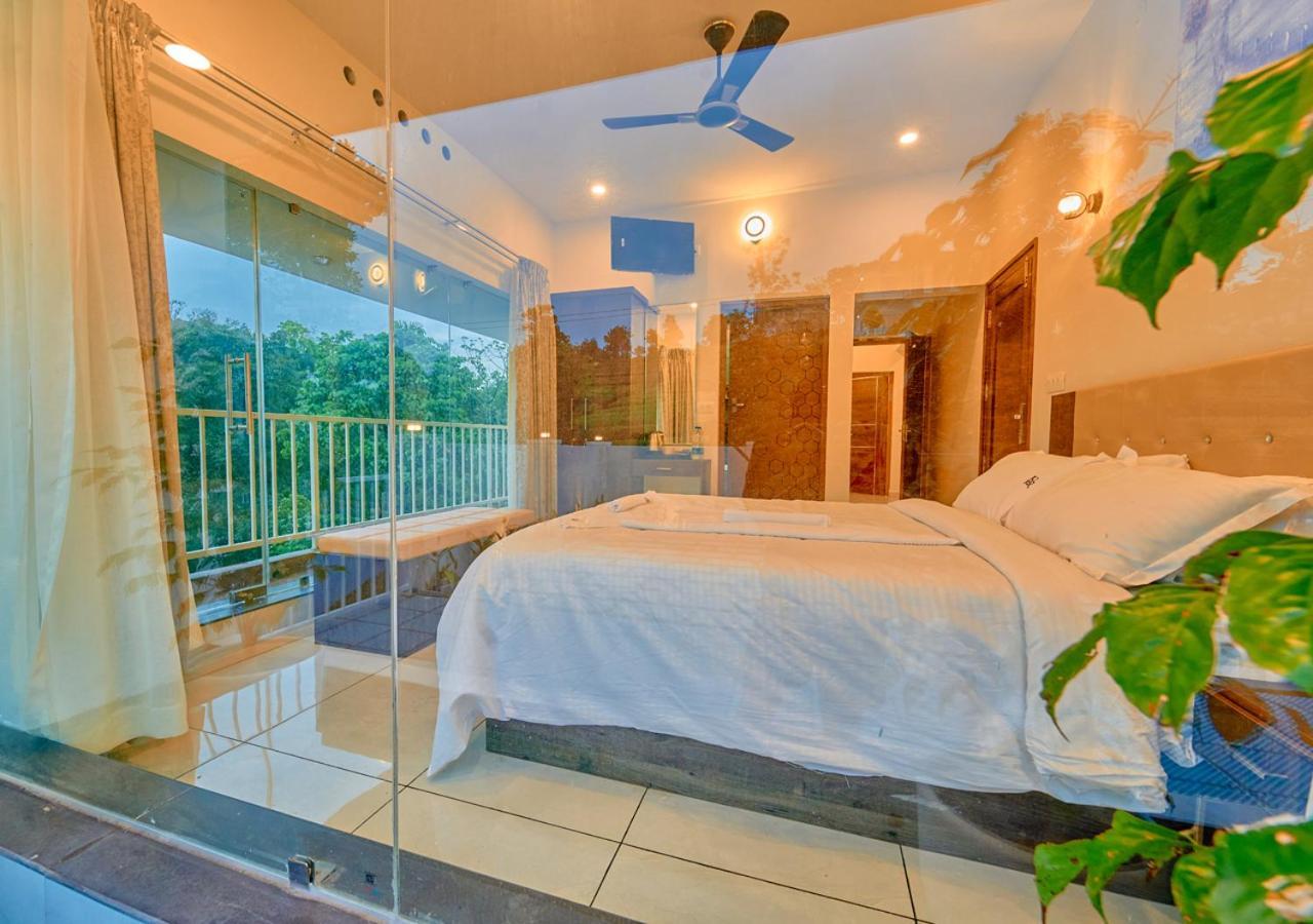 Glen Castle Vagamon Pool Resort By Voye Homes Exterior foto