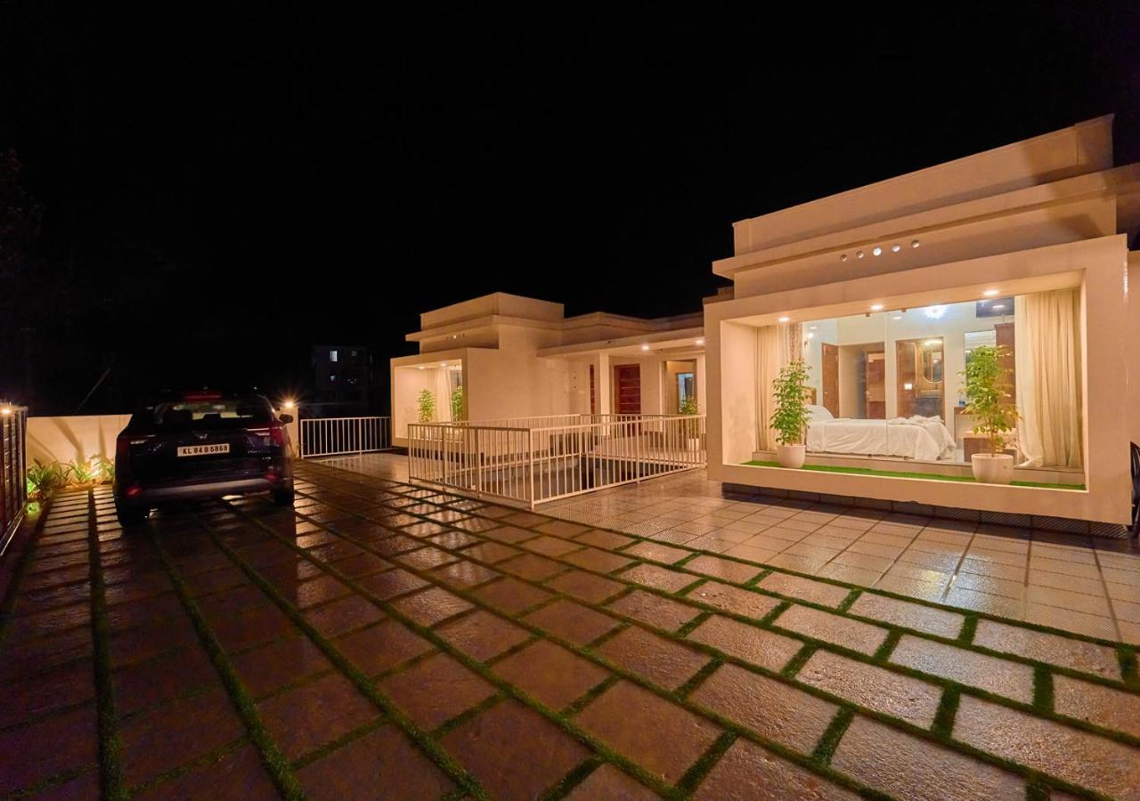 Glen Castle Vagamon Pool Resort By Voye Homes Exterior foto
