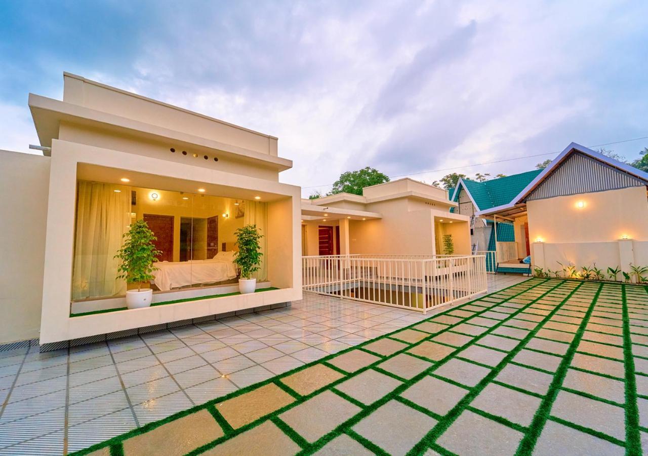 Glen Castle Vagamon Pool Resort By Voye Homes Exterior foto