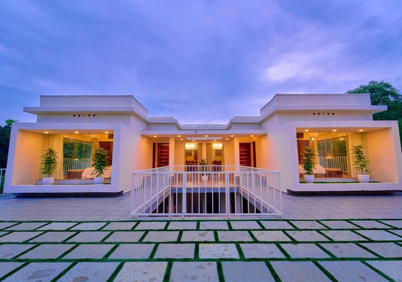 Glen Castle Vagamon Pool Resort By Voye Homes Exterior foto