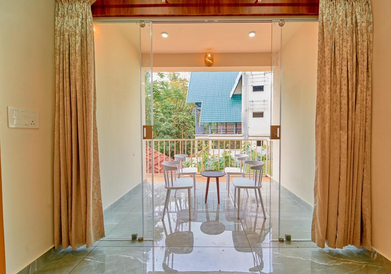 Glen Castle Vagamon Pool Resort By Voye Homes Exterior foto
