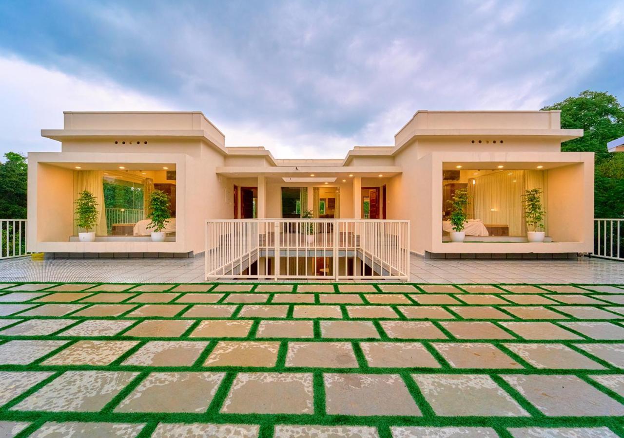 Glen Castle Vagamon Pool Resort By Voye Homes Exterior foto